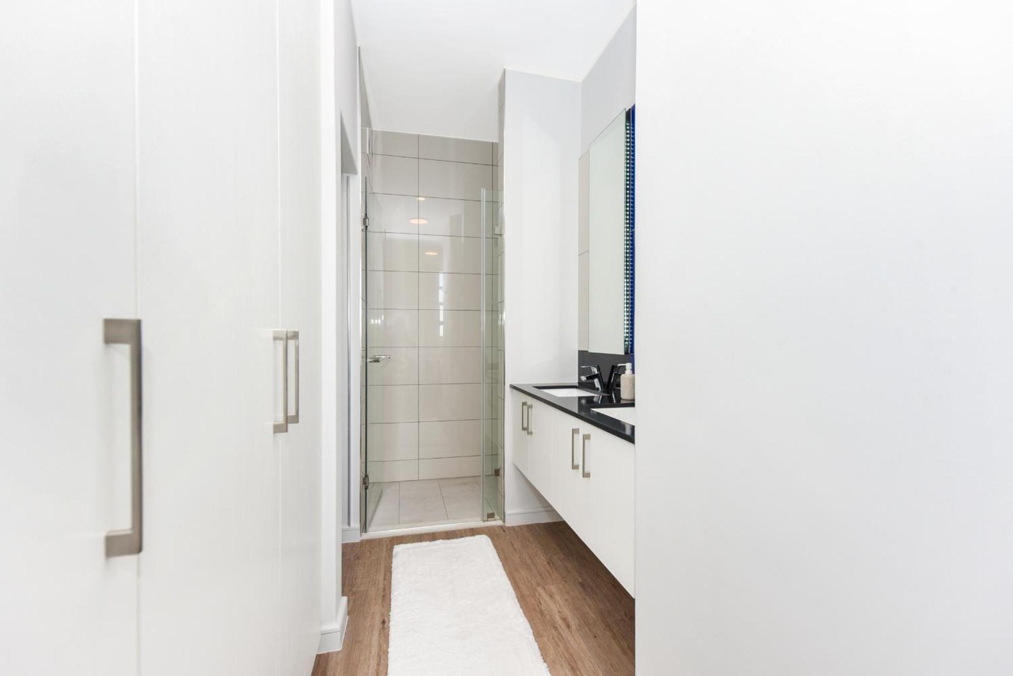 The Median Rosebank Luxury Apartment - Building With Generator Johannesburg Exterior foto
