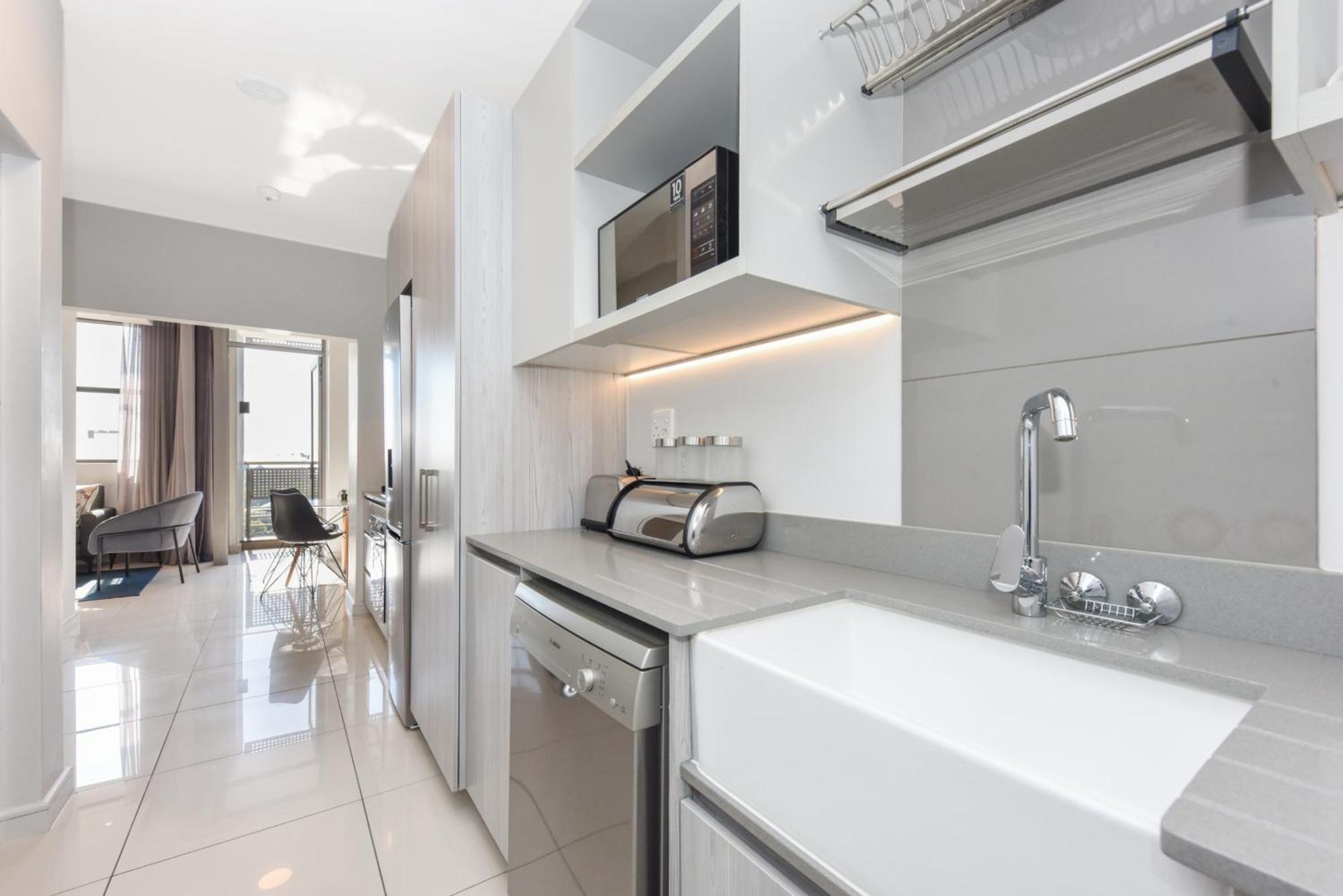 The Median Rosebank Luxury Apartment - Building With Generator Johannesburg Exterior foto
